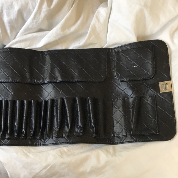 BH cosmetics: makeup brush holder - Picture 2 of 3